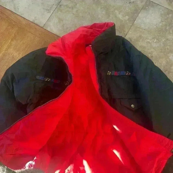 Edelweiss Vintage winter coat. Mid-weight. Large. Black and Red. Floral trim. - Picture 13 of 15